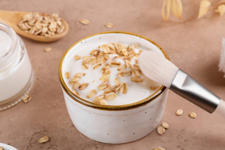 The Raw Honey & Oat Soother: Calm Skin in 10 Minutes